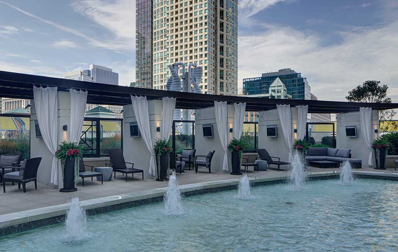 View of AMLI River North - Luxury Apartments & Rentals in Chicago | Luxury Living